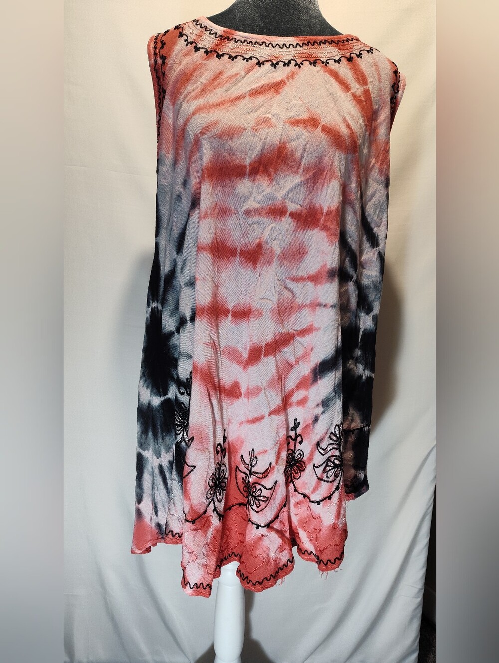 Tie-Dye Sleeveless Swing Tunic Top - Coral, Black & White
